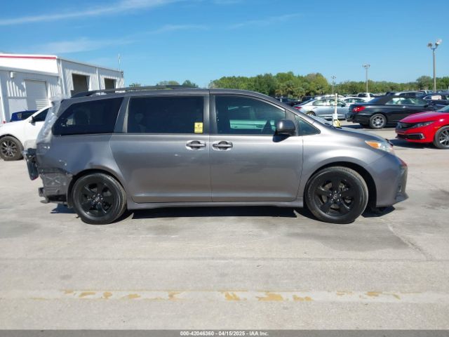 5TDKZ3DC1JS937801 Toyota Sienna Le 8 Passenger