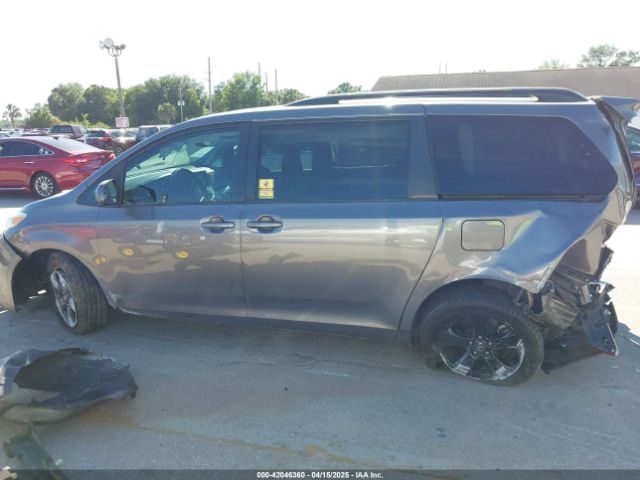 5TDKZ3DC1JS937801 Toyota Sienna Le 8 Passenger