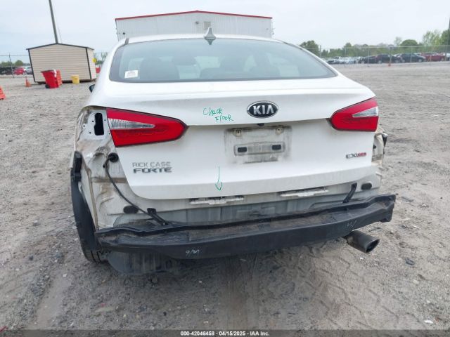 KNAFZ4A80E5065305 KIA FORTE EX