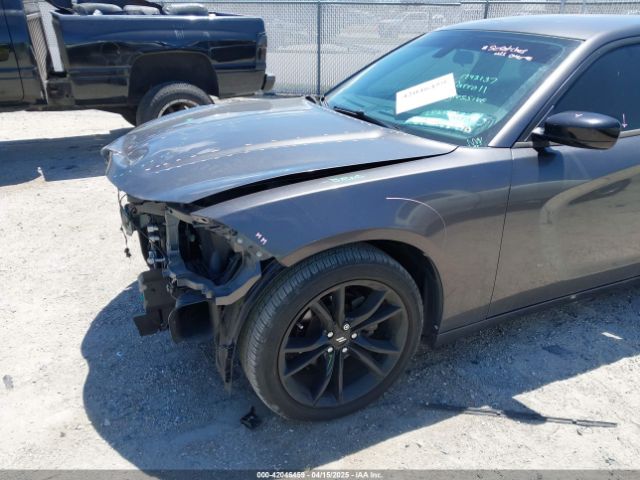 2C3CDXBG9JH121521 Dodge Charger Sxt Rwd