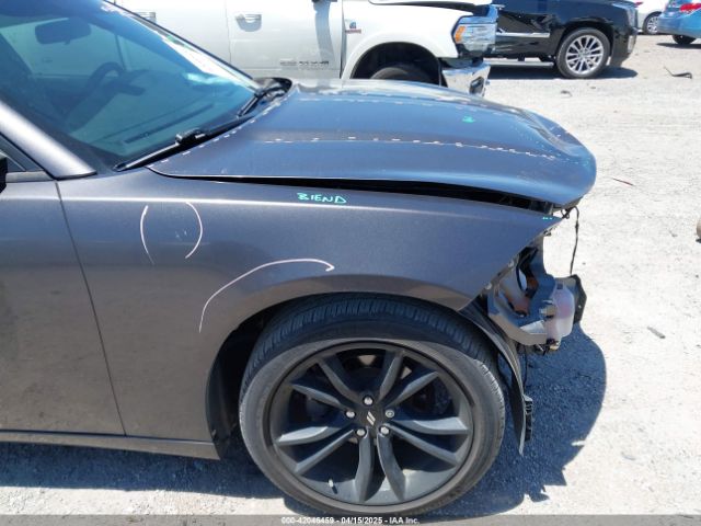 2C3CDXBG9JH121521 Dodge Charger Sxt Rwd