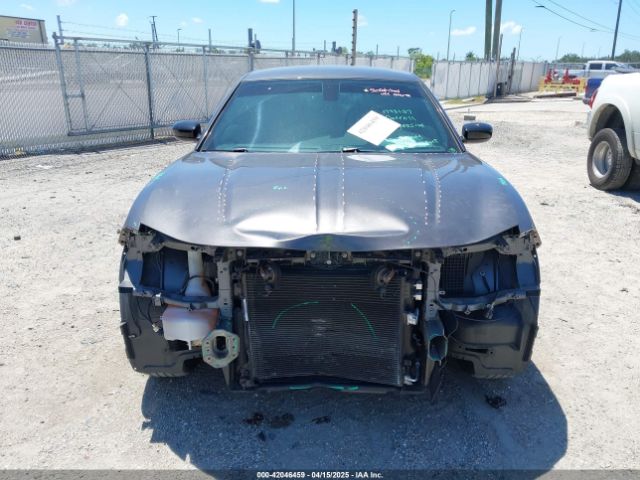 2C3CDXBG9JH121521 Dodge Charger Sxt Rwd