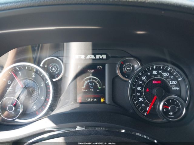 3C6UR5DL8NG324154 RAM 2500 Big Horn  4x4 6'4 Box