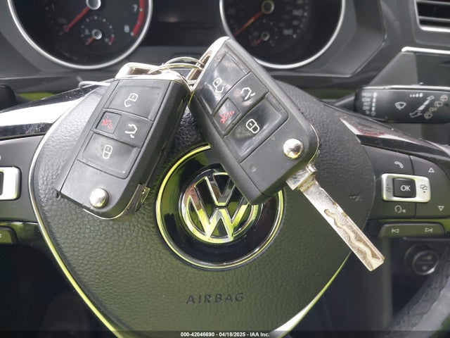 3VV3B7AX7JM126402 Volkswagen Tiguan 2.0t Se/2.0t Sel