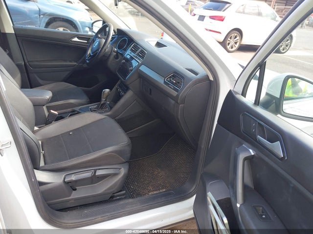 3VV3B7AX7JM126402 Volkswagen Tiguan 2.0t Se/2.0t Sel