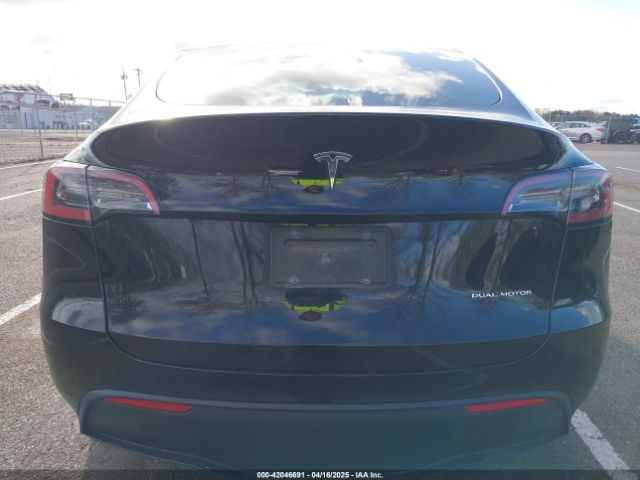 7SAYGAEE4NF522330 Tesla Model Y Long Range Dual Motor All-wheel Drive