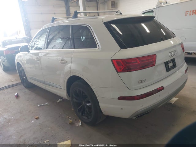 2019 AUDI Q7 WA1LAAF72KD001208 Photo 2