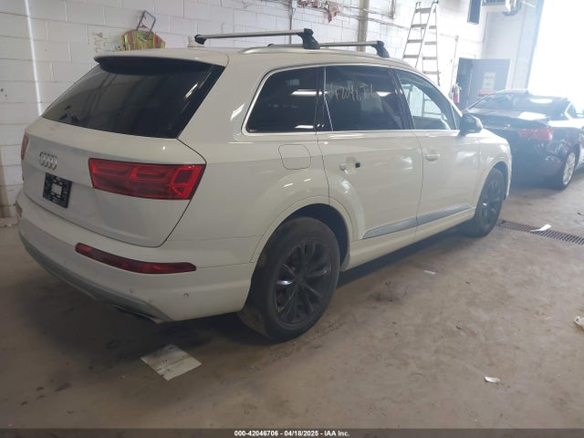 2019 AUDI Q7 WA1LAAF72KD001208 Photo 3