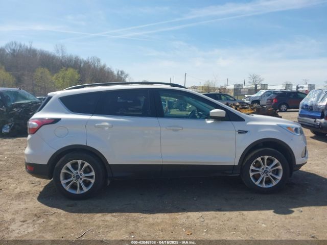 1FMCU9GD4JUB06181 Ford ESCAPE SE