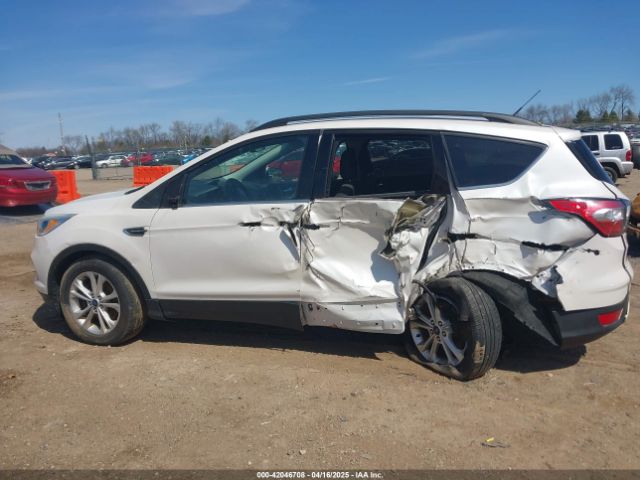 1FMCU9GD4JUB06181 Ford ESCAPE SE