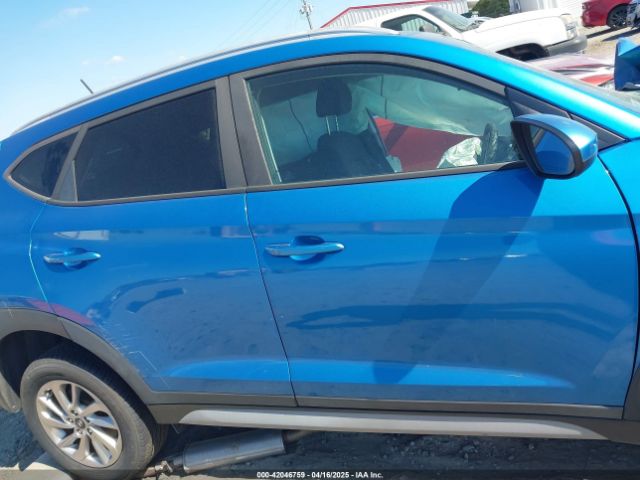 KM8J3CA4XHU411792 Hyundai TUCSON SE