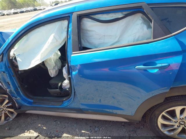 KM8J3CA4XHU411792 Hyundai TUCSON SE