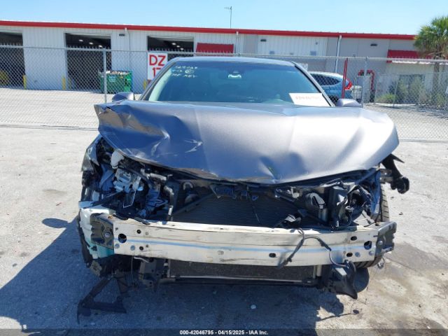 4T1B11HK3JU569724 Toyota CAMRY SE