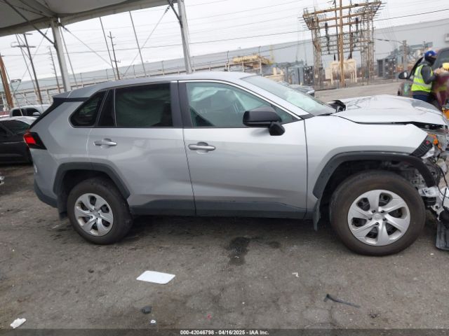 2T3F1RFV7RW472915 Toyota RAV4 LE