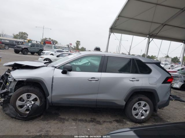 2T3F1RFV7RW472915 Toyota RAV4 LE