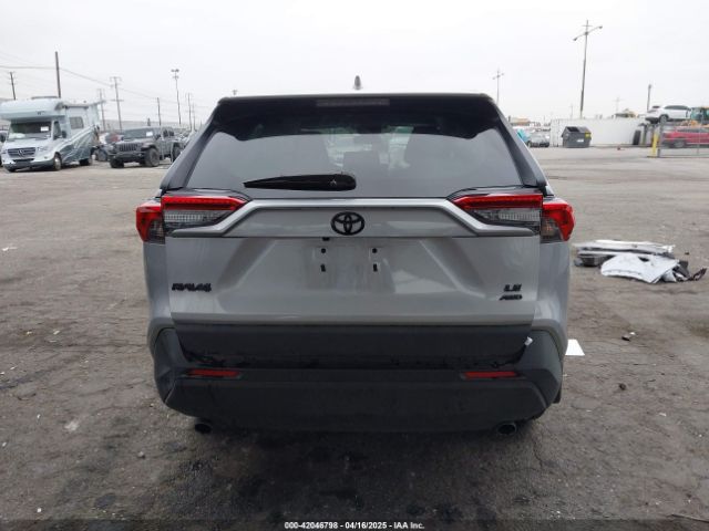 2T3F1RFV7RW472915 Toyota RAV4 LE