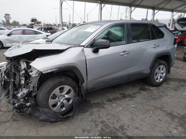 2T3F1RFV7RW472915 Toyota RAV4 LE