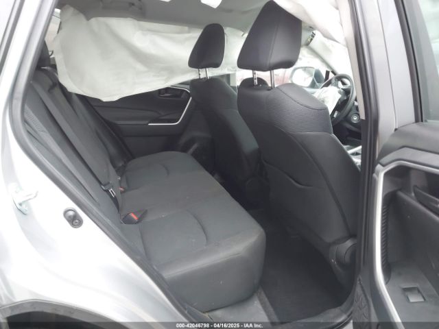 2T3F1RFV7RW472915 Toyota RAV4 LE
