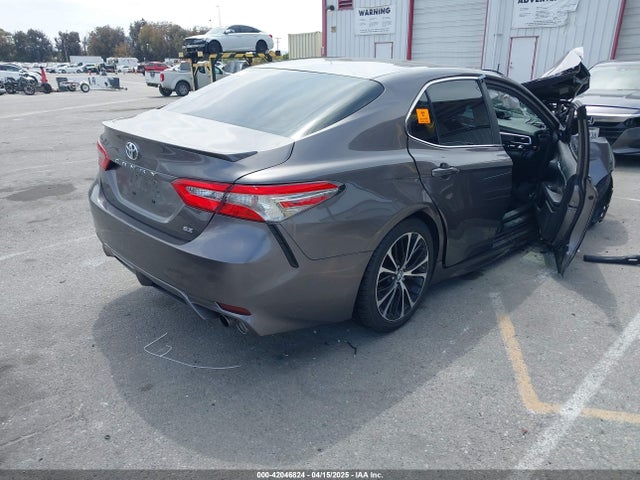 4T1B11HK0JU524045 Toyota CAMRY SE