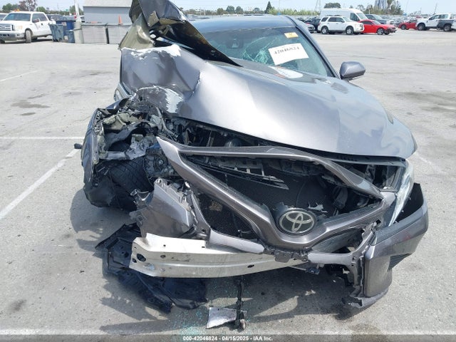 4T1B11HK0JU524045 Toyota CAMRY SE
