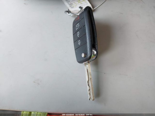 5XYPGDA32KG439966 KIA Sorento 2.4l Lx