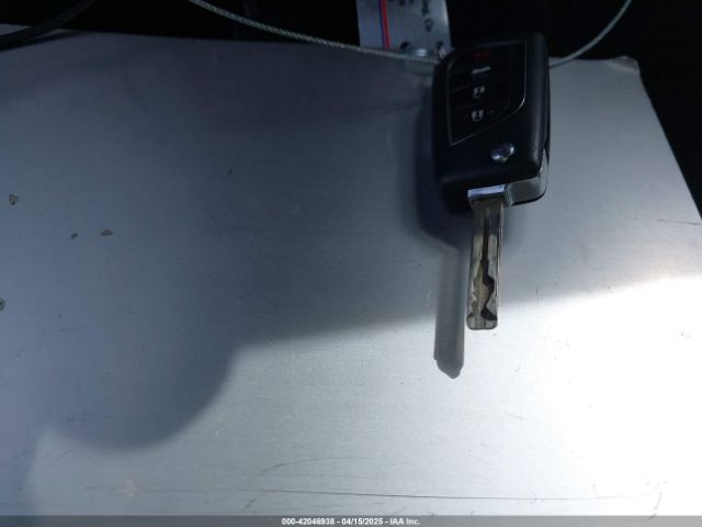 JTDEPRAE5LJ111853 Toyota COROLLA LE