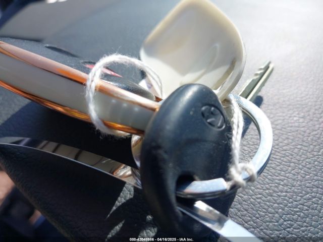 5NPD84LF3JH329362 Hyundai ELANTRA SEL