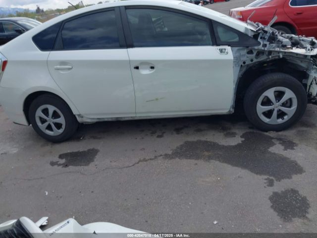 JTDKN3DU7F1986624 Toyota Prius Two