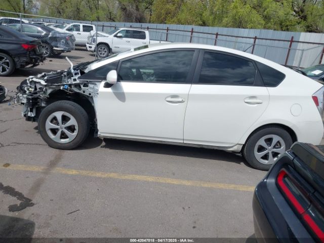 JTDKN3DU7F1986624 Toyota Prius Two