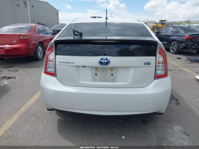 JTDKN3DU7F1986624 Toyota Prius Two