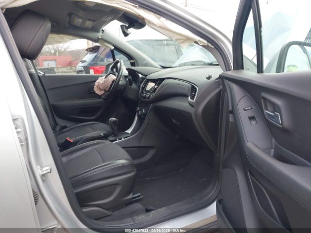2019 CHEVROLET TRAX 3GNCJLSB4KL347757 Photo 4