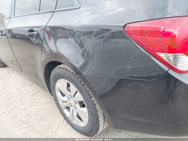 1G1PA5SH0F7174655 Chevrolet Cruze Ls Auto