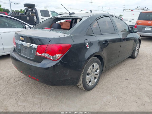 1G1PA5SH0F7174655 Chevrolet Cruze Ls Auto