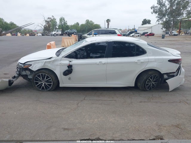 4T1G11AK3RU875902 Toyota CAMRY SE