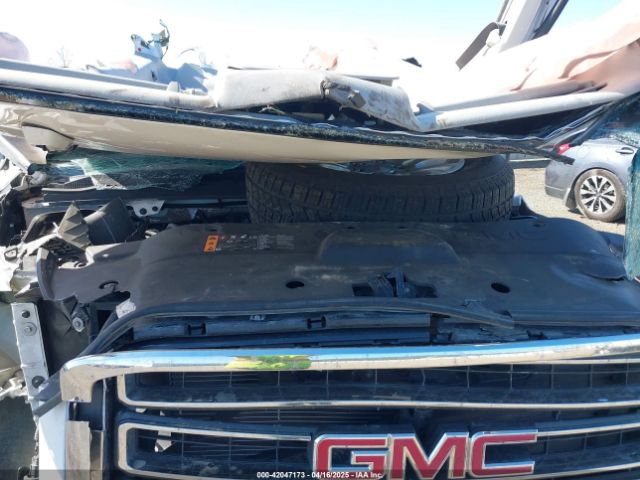 1GKS2FKC8JR210389 GMC Yukon Xl Sle