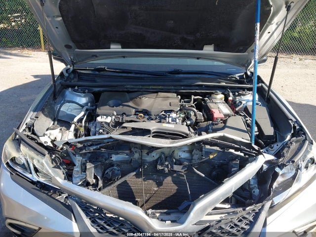 4T1B11HK9JU652073 Toyota CAMRY SE