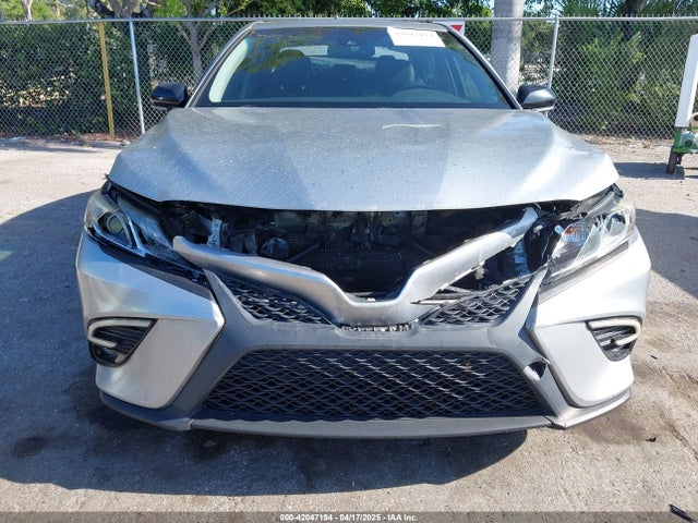 4T1B11HK9JU652073 Toyota CAMRY SE