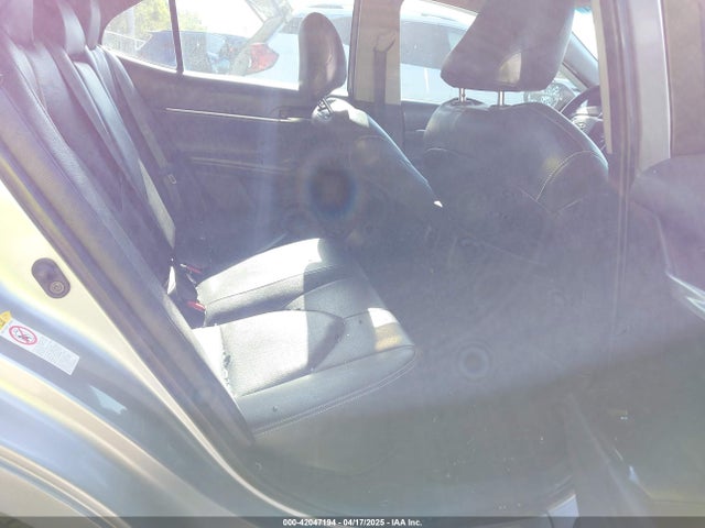 4T1B11HK9JU652073 Toyota CAMRY SE