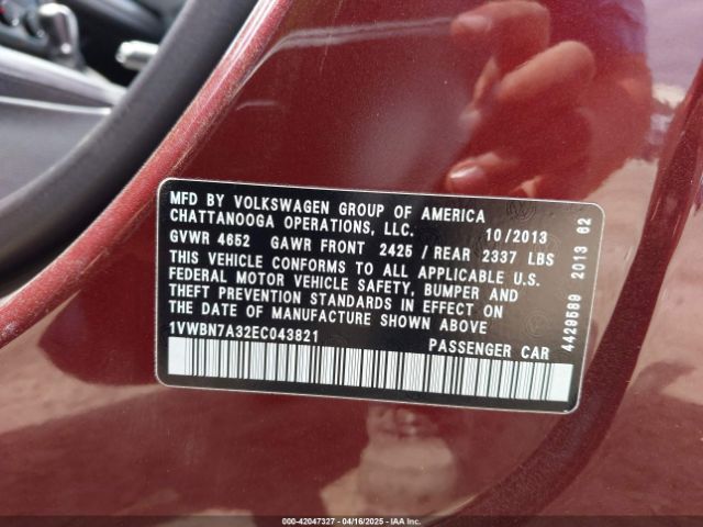 1VWBN7A32EC043821 Volkswagen Passat 2.0l Tdi Se