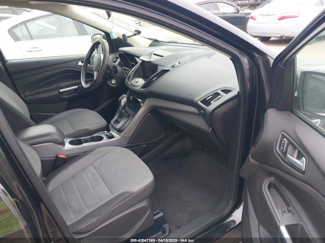 1FMCU9GX9FUC18895 Ford ESCAPE SE
