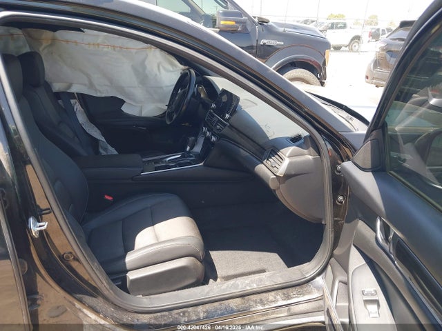 1HGCV1F38NA085906 Honda Accord Sport