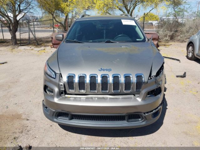 1C4PJLCB8HW667384 Jeep Cherokee Latitude Fwd
