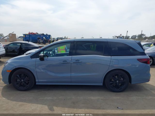 5FNRL6H72PB031975 Honda Odyssey Sport