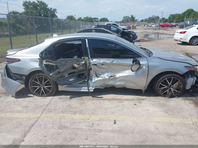 4T1G11AK6MU601117 Toyota CAMRY SE
