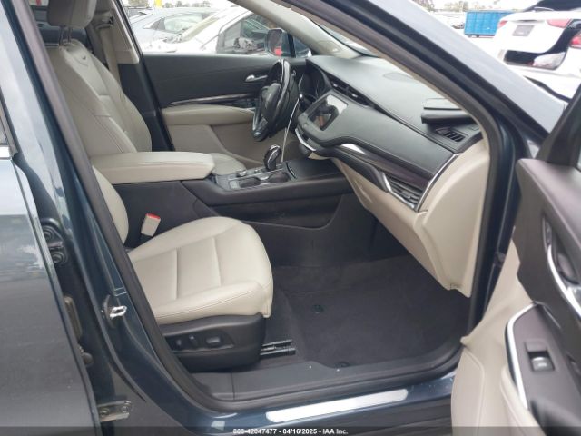 2019 CADILLAC XT4 1GYFZBR41KF160352 Photo 4