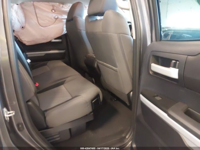 5TFUW5F11GX517807 Toyota Tundra Sr5 5.7l V8