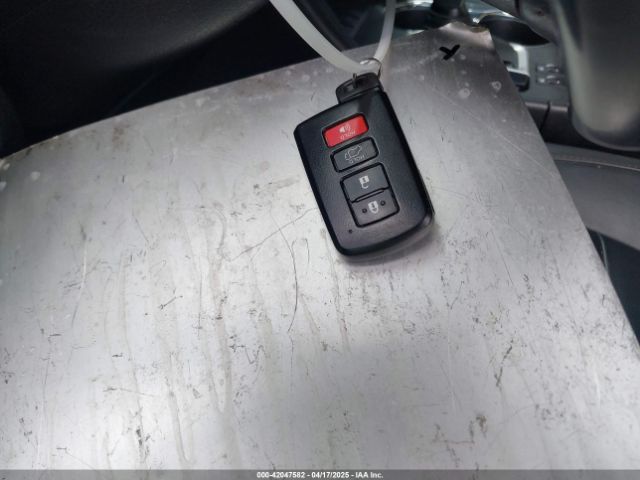 5TDKZRFH5KS572312 Toyota Highlander Xle