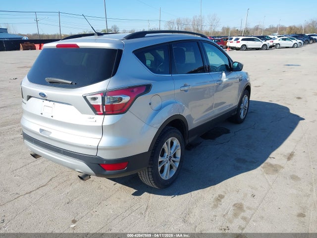 1FMCU0GDXHUB27848 Ford ESCAPE SE