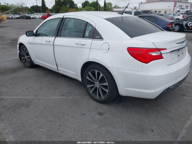 2012 CHRYSLER 200 1C3CCBBG2CN264035 Photo 2