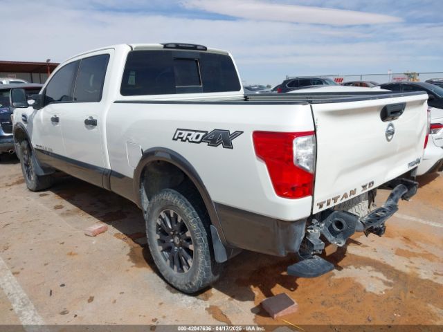 2017 NISSAN TITAN XD 1N6AA1F41HN539191 Photo 2